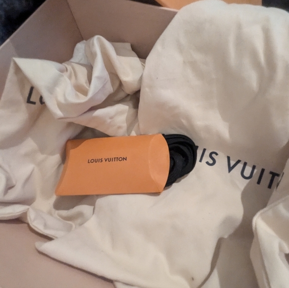 LV sneaker black color in perfect condition size 43 100% authentic/  Mercari - Picture 8 of 16